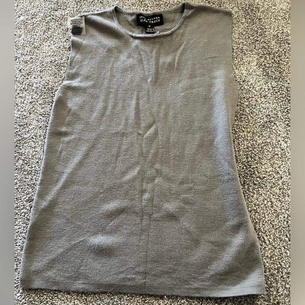 Ellen Tracy gray sleeveless blouse